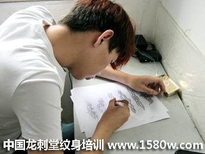 ���ճ���ѧ����ѧԱС����ϰ��ͼ